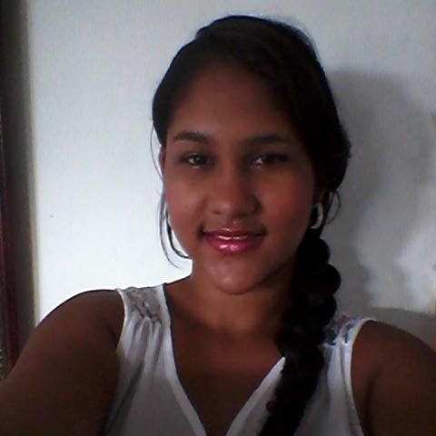 Soy una joven estudiante de 11 grado, amigable carismatica, tengo 18 años graxiias a dios, me gusta mucho hacer amigos y amo a mi pareja.