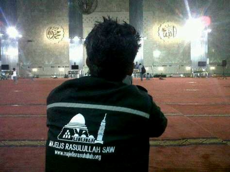 Dunia ini tmpat kita brladang, akhirat tempat kita menikmati berladang kita d dunia ini...