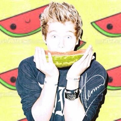 I tweet 5sos lockscreens and wallpapers, Dm if you like one, ( @jackingoffhemmo )