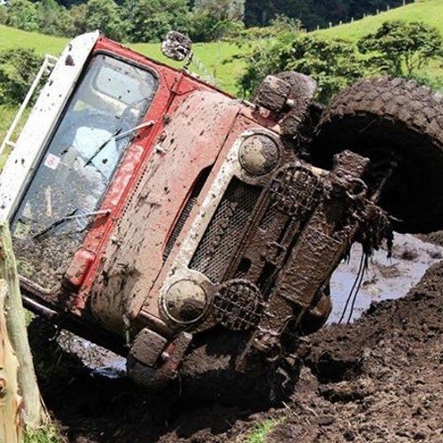 Todo comenzó tras asistir a una prueba de Trial 4x4. empese a soñar. y dije voy a conformar un club llamado Deporte Extremo 4x4 Libano Tolima Off Road.