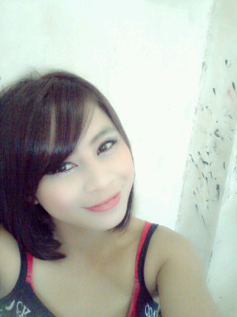Jka ta'ada bahu untuk brsandar,,crtkanlah mslah u pda yang maha besar..yakinla Pasti ada pelangi stelah hujanhruz bnyk bersabar,smw psti akan indah pd wktuny