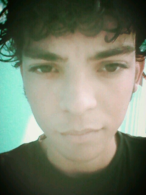 Eu sou como vidro, se cair quebra, mas se pisar, corta!