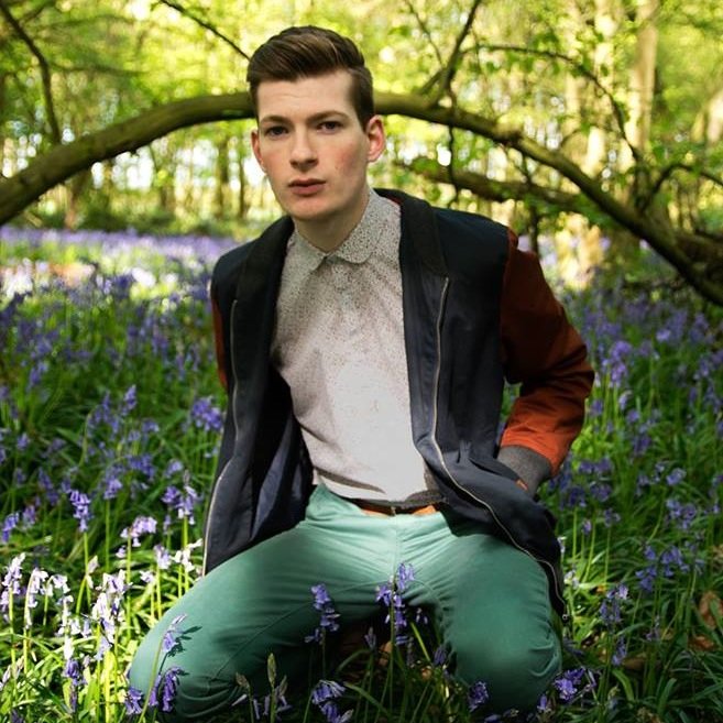 Third Year student at Huddersfield University. Hoping to go into fashion photography. If you are a model/fashion student/MUA etc feel free to contact me.
