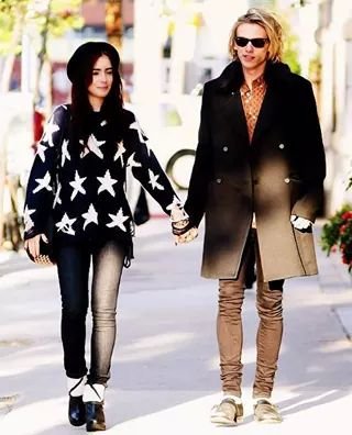 stayhappy1229's profile picture. amo leggere la mia vita è shadowhunters.
clary e jace i miei personaggi preferiti. hunger games*.* katniss e peeta *-*