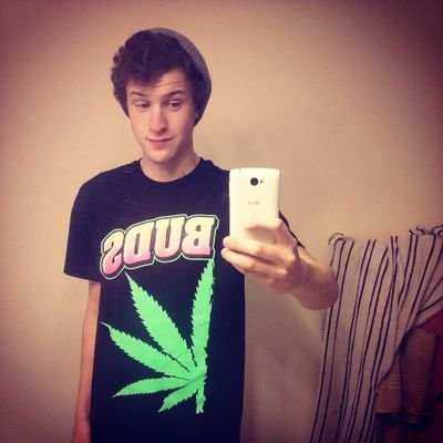 LyonsJake34's profile picture. 19, taken by my beautiful girl ; Jamie Marie. Loves to get stoned and chill with my bros!