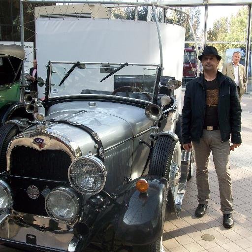 xugues's profile picture. 