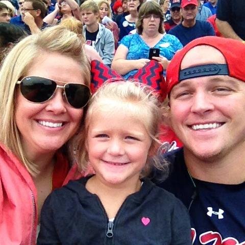 jessicarbills's profile picture. 