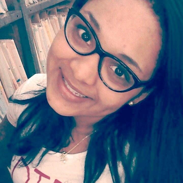 essa meninaa e doidaaa, ela faaz coisass absurdaaassss :p