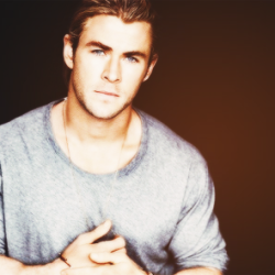 Twitter oficial da melhor fonte sobre o ator Chris Hemsworth no Brasil.