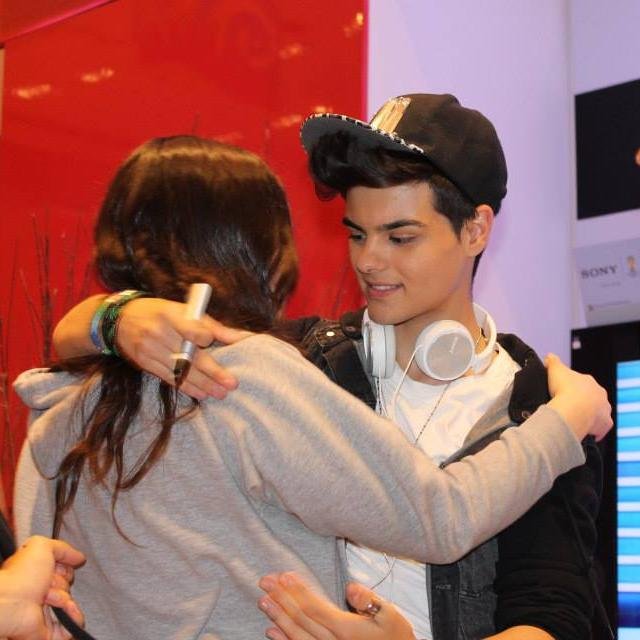 @AbrahamMateoMus mi Idolo    Buenos Aires-Argentina ♥