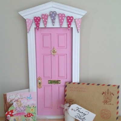 Sister account for @FairyNiceTradin  We create magical Fairy Doors for bright & briliiant imaginations