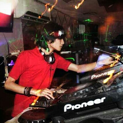 Genre : Tech House , Progressive , Edm , Dutch , Breakbeat , Trance , Funkot .
 Soundcloud : http://t.co/XtDGPJL7xz