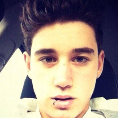 Hey Everyone I Am Luke Brooks | I'm A Singer | I'm Also Single
