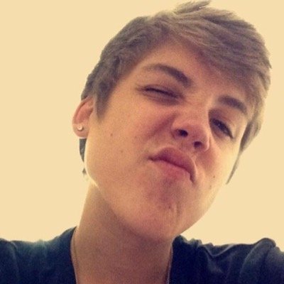Follow @5hespinosa as she took the time to follow you