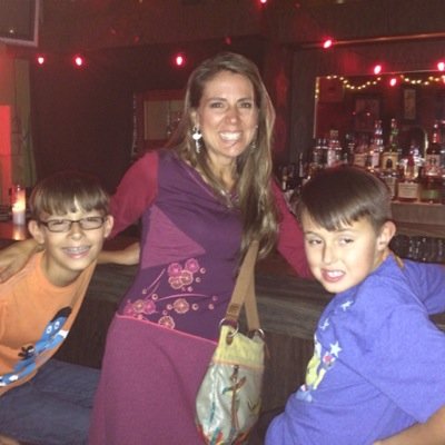 I am a wife, a mother of 2 awesome boys and an elementary school art teacher.