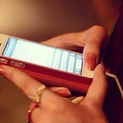 فتاه طموحه واثقة من نفسي لي امنيات كثيرة سأبذل جهدي لتحقيقها ﻻ أهتم بما يقال عني فانا أعلم جيداً من آكون