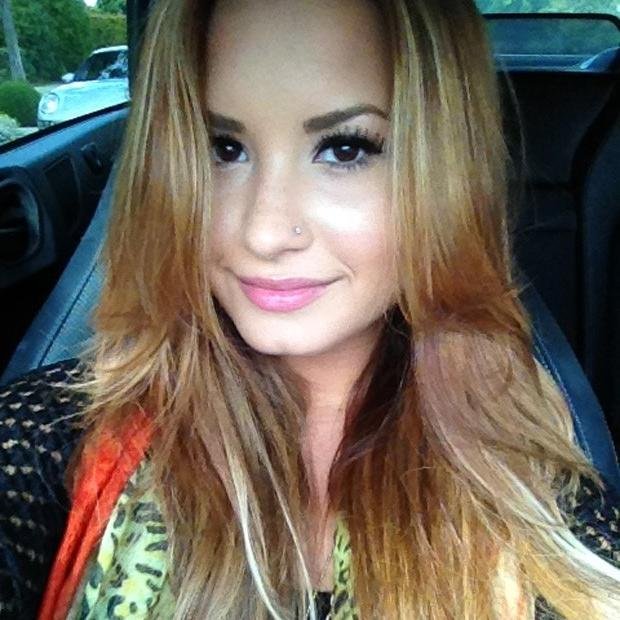 ♥ Relaxa e goza poque a vida é cor de rosa e a Demi Lovato é gostosa ♥ ♥03.05.14 ♥