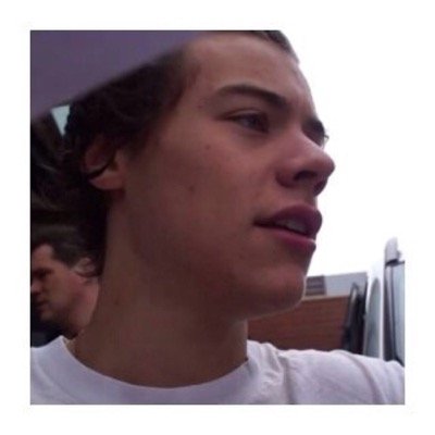 Follow @grvngelvke please she gave you this free follow :-) btw you look cute