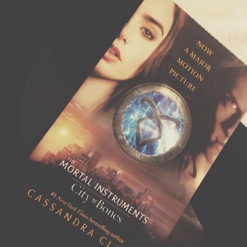 Rol novato ambientado en el mundo de Cazadores de Sombras. ¿Te gustaría unirte a la causa?