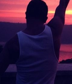 EtienCruz's profile picture. Front-End Web Developer