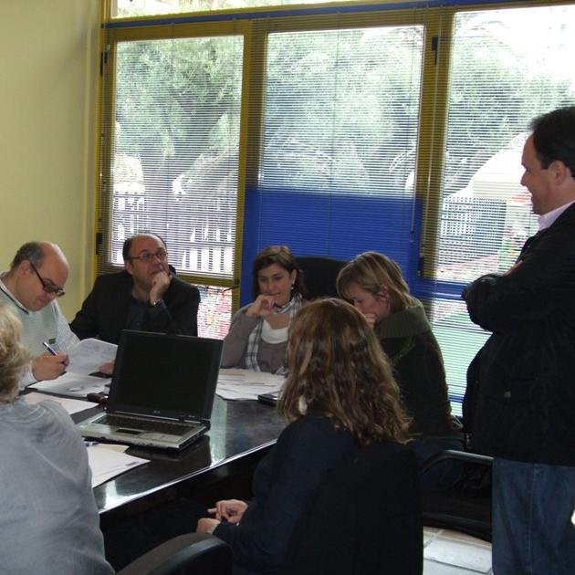 Plataforma de comunicación destinada a mantener informados a proveedores y usuarios de cloud computing sobre los ultimos avances en el sector.