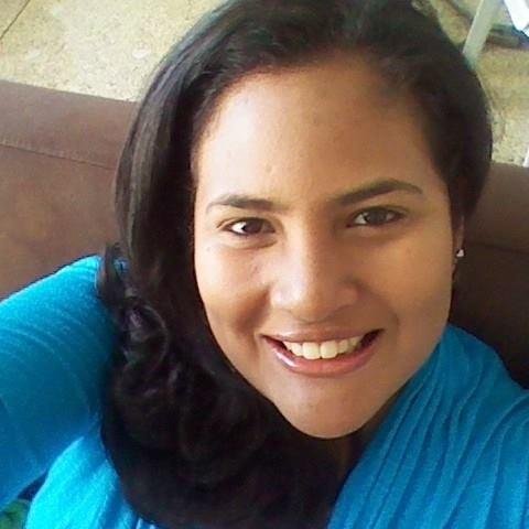 Esposa, abogado y mamá de Nathalia. Luchadora, exigente y con FE en Vzla.