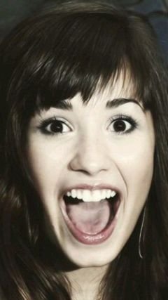 I love Demilovato♡  lovatic Please follow me!! *F4F*