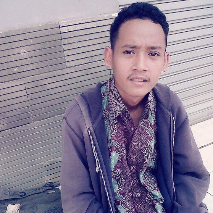 Lebih baik dibenci orang  ketimbang jadi diri sendiri 



@bima_grohl