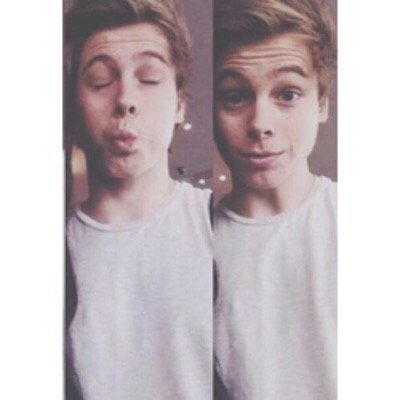 hi i gave you a free follow, follow @iHemmosPenguin please