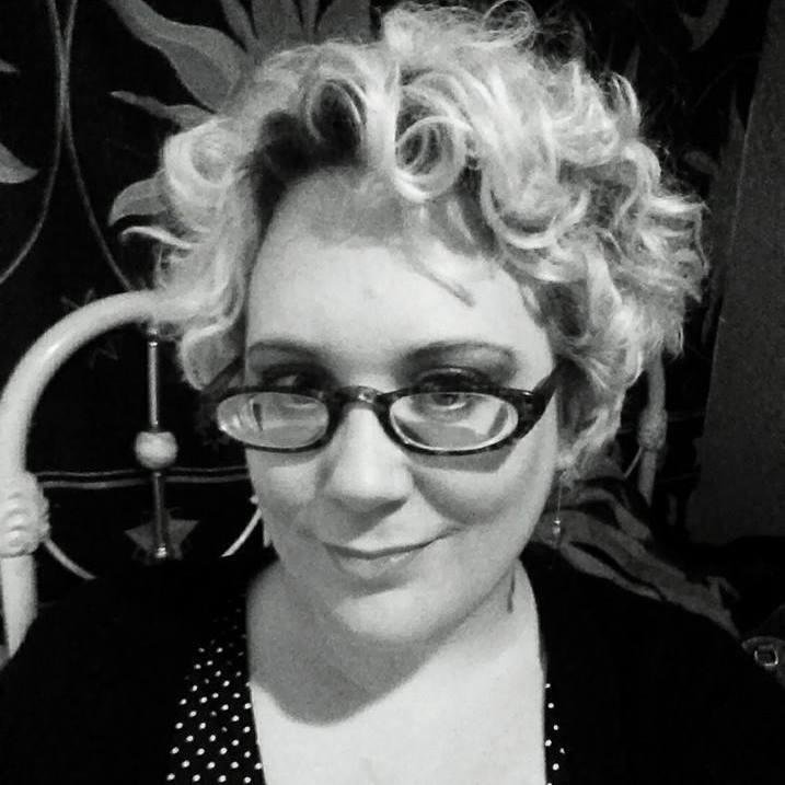 Karriedactyl's profile picture. Recovering radio host, writer, and all around nutjob.