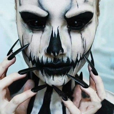 I Love Cats♥ Of Mice&Men♥ Suicide Silence♥ Pierce The Veil♥ Sleeping With Sirens♥ ETC Anime♥ Singing♥ Drawing♥ Adventure Time♥ Teen Wolf♥ American Horror Story♥
