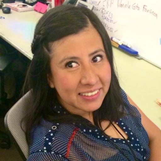 Orgullosamente Lic. en Informática, amo la vida, la familia, mi profesión y la tecnología....loca, espontánea, obstinada y terca