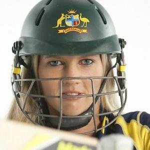 @WWOS Commentator. Modern day Daphne Benaud. Parody.