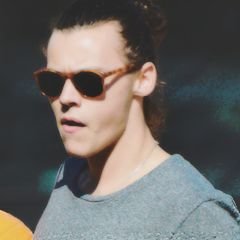 I'm saving this user bc I really like it, but please follow @perks0f1d instead!