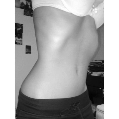 I just want to be thin. 
instagram: confused.xx