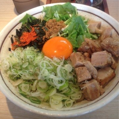 大阪在住。基本的に飯系多め。好きなもの：ビール、ダーツ、車(JB23)、ワイルドスピード、かまいたち、ガチャガチャ、ジャグラー、お寿司、ラーメン