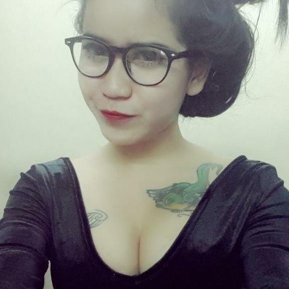 Biasa aja, nggak lucu dan nggak romantis. Selebihnya coba tanya sama tuhan deh, dia lebih tau. | Jangan lupa di follow :)