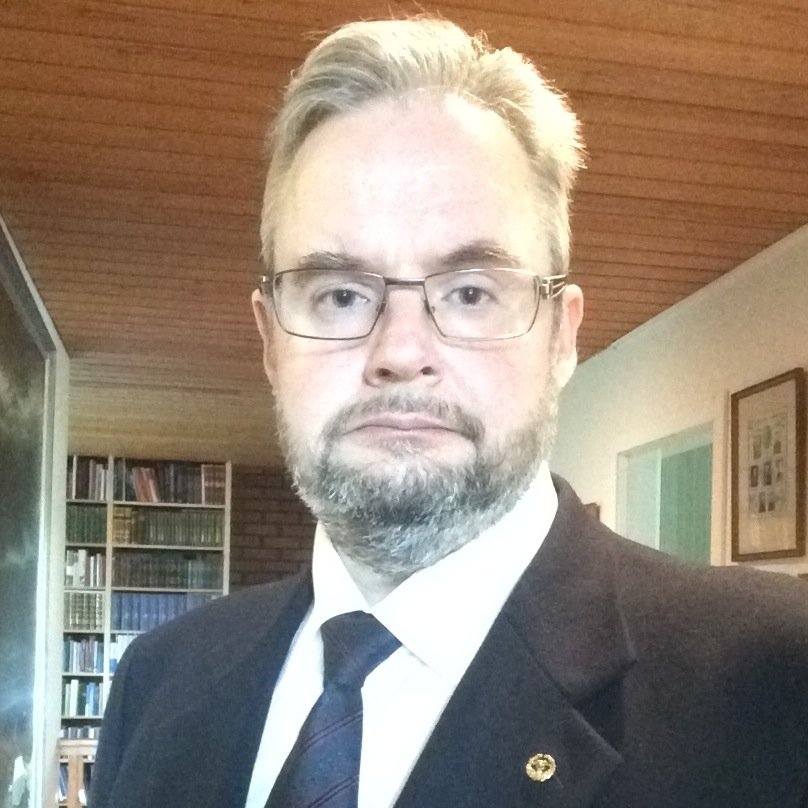 Suomen Sukututkimusseuran toiminnanjohtaja. Sukututkimus, historia, heraldiikka, kulttuuriperintö. - General Manager in the Genealogical Society of Finland.