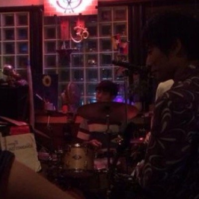 吹奏楽でドラムとパーカッションをしています たまにバンドでも叩いてます！ お気軽にどなたでもフォローしてください！