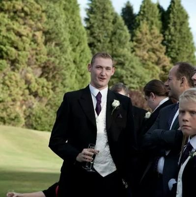 Wayne Young Born 1989 married to @clobear91,