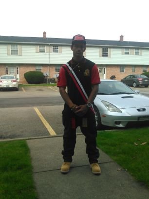Fuck what anybody says if you dont like me thats cool but if you talking shit i will cut you ✂