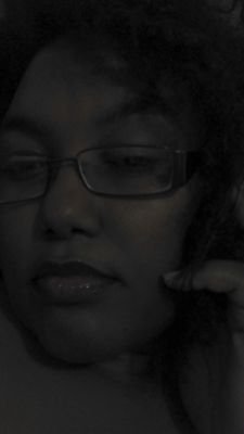 Qwertylips's profile picture. Just a Nerd/foodie/photographer/part time bbw model for hire/baby sitter/ cupcake tester/ professional hug giver trying to conquer the world.