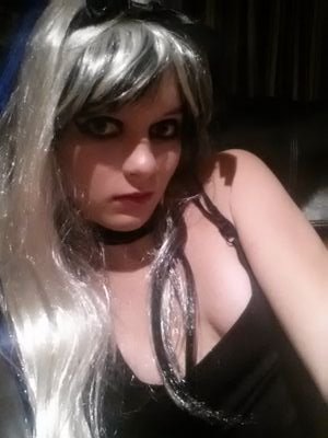 Daughter of @DoctorEdward115 and @MissKRichtofen Twin @AthenaEvil Brother @FuzzyDerrika {A.I for abit }