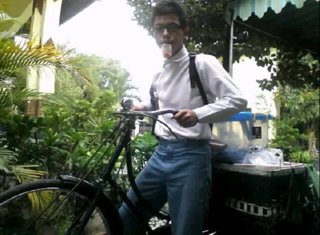 Jika tidak bisa menjadi orang pandai, jadilah orang baik