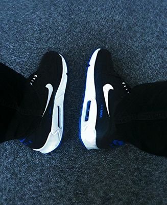 YYezus || 17 yo || 5 LANs