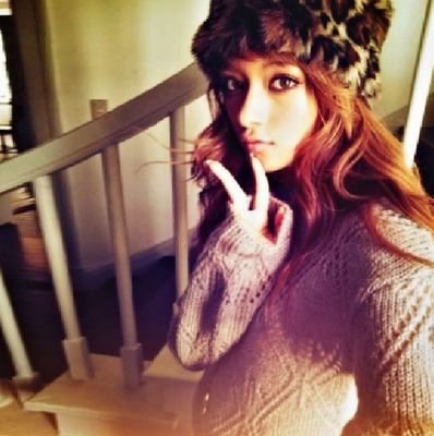 vivivivaviva's profile picture. 