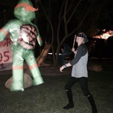 follow @jacubshemmo shes trying to reach her goal and if u ask she'll dm u to luke!!!!!!!! :-)