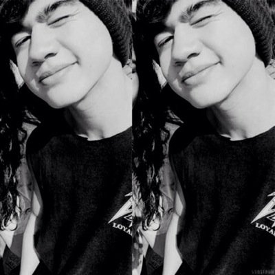 ♂♀ Ashton the tourist go follow @5_YOW