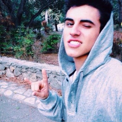 Hey guys! This is a free follow acct!! Please follow @matthewssthot