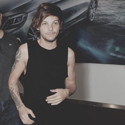Go follow @idkbutommo bc she gave you a free follow